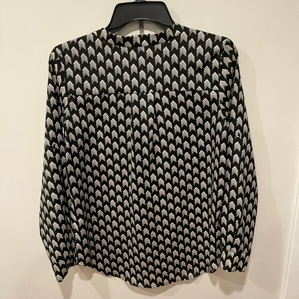 Collective Concepts Black and White‎ 3/4 Sleeve Notched Collar Blouse - Picture 3 of 3